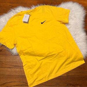 Men’s Nike Tee; Large